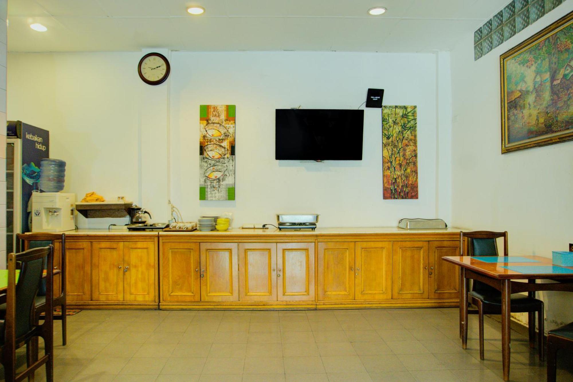 Townhouse Oak Palembang Near Jembatan Ampera Formerly Azzura Hotel Exterior foto