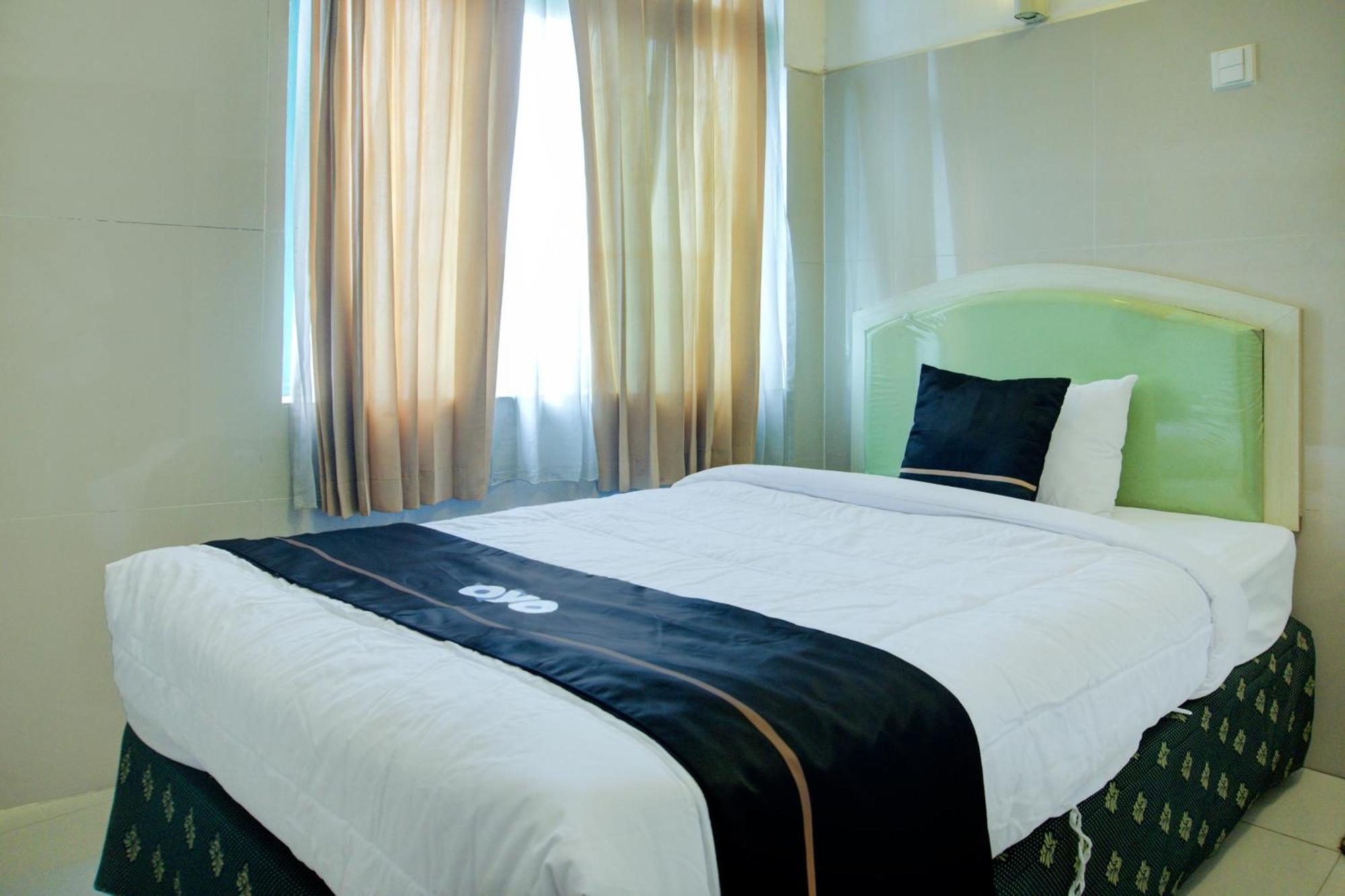Townhouse Oak Palembang Near Jembatan Ampera Formerly Azzura Hotel Exterior foto