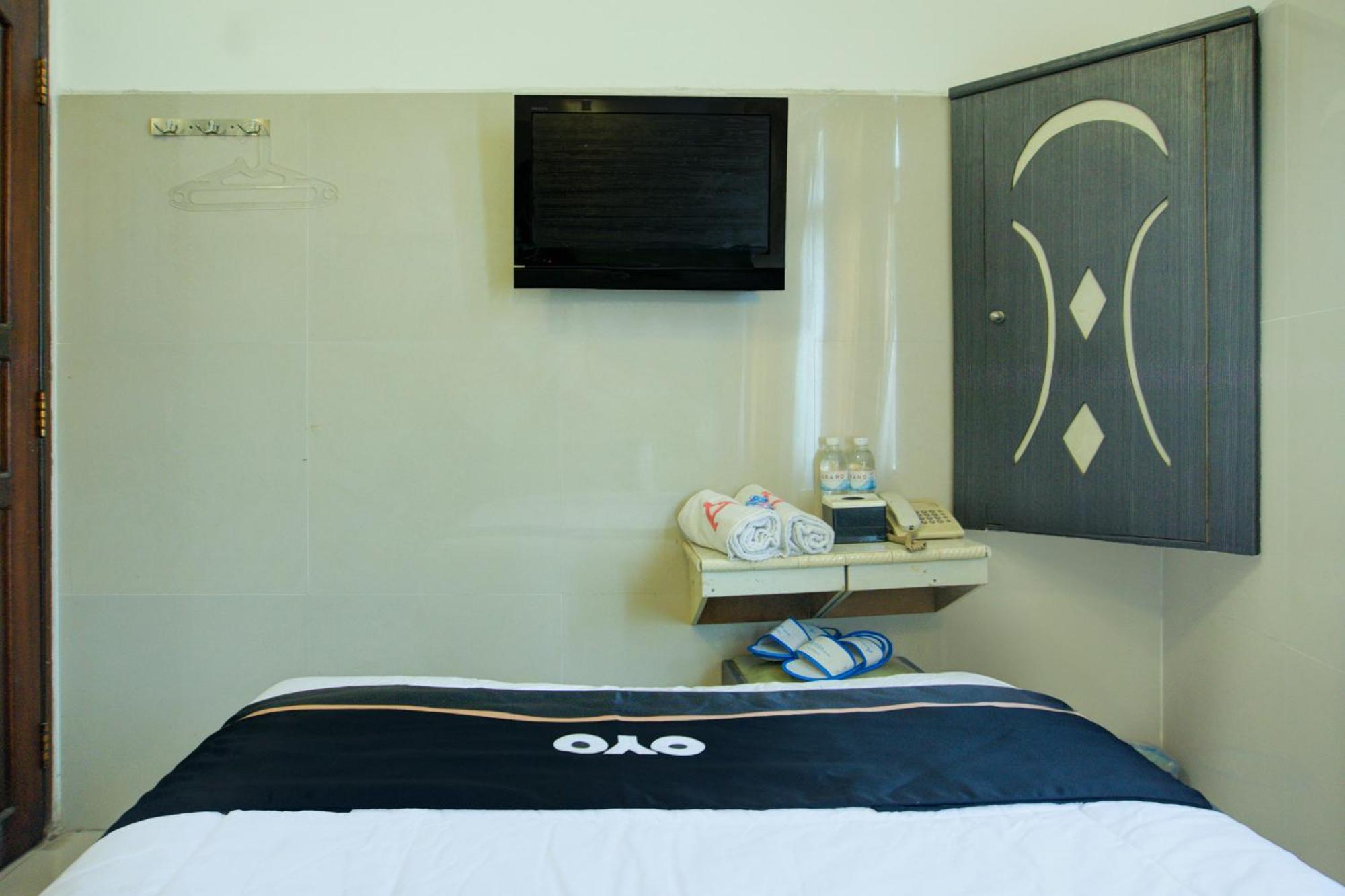 Townhouse Oak Palembang Near Jembatan Ampera Formerly Azzura Hotel Exterior foto